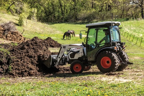 Bobcat Tractor 2000 Platform at 2M Equipment in Miami