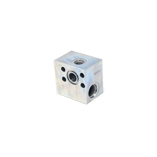 Bobcat 7226207 Outlet Pump Manifold